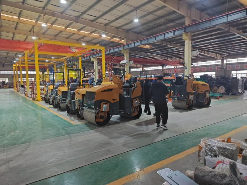 小型壓路機(jī)價(jià)格不能盲從，先把知識(shí)來(lái)學(xué)起！